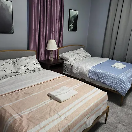 Guest Room With Two Double Beds In Columbus Oh, Airport Location